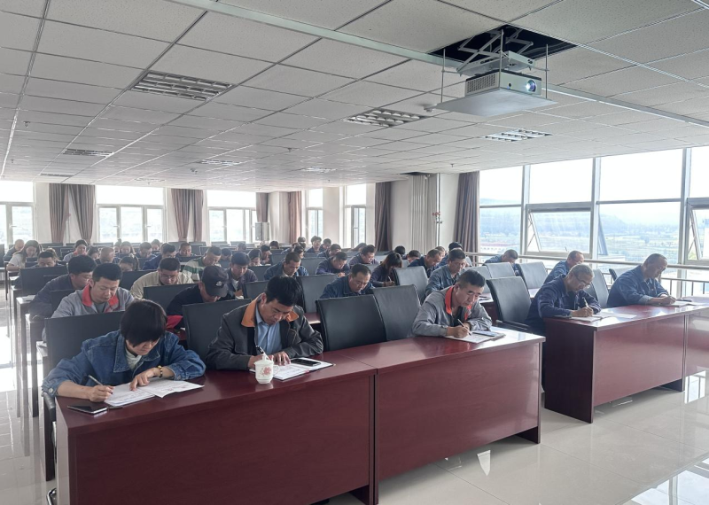 廉當(dāng)&ldquo;鐮&rdquo;可以除雜念   欲為&ldquo;獄&rdquo;勢(shì)必積災(zāi)難 &mdash;&mdash;集團(tuán)紀(jì)委書(shū)記為物產(chǎn)工投公司黨員干部、關(guān)鍵人員 授主題教育廉政專(zhuān)題黨課